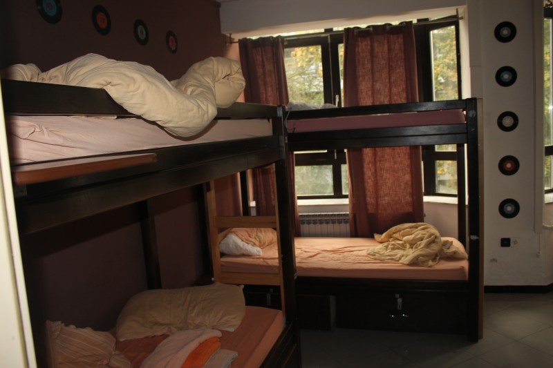 Alt i alt kunne rommet vårt sett meir rotete ut.