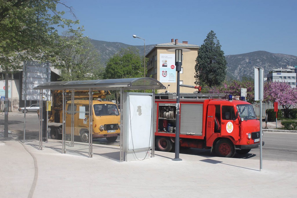 Brannvesenet tok turen for å fylle opp fontenene for sommaren