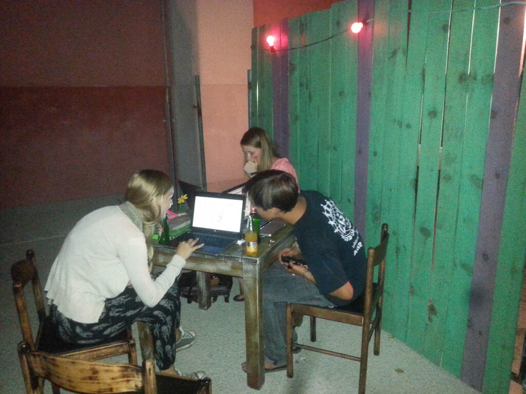 Valvake i Abrasevic med NRK Nett-tv.