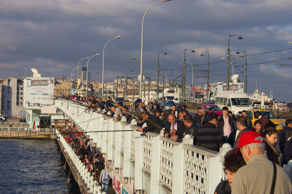 Fiskarar på Galatabrua.